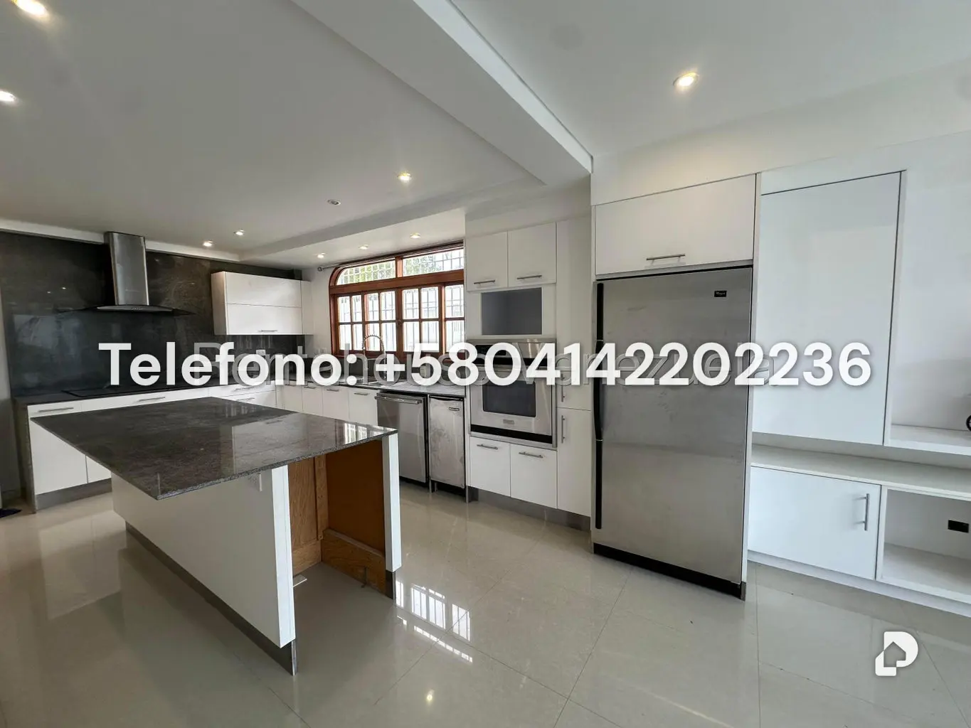 House in Lomas de La Lagunita, Caracas – 11