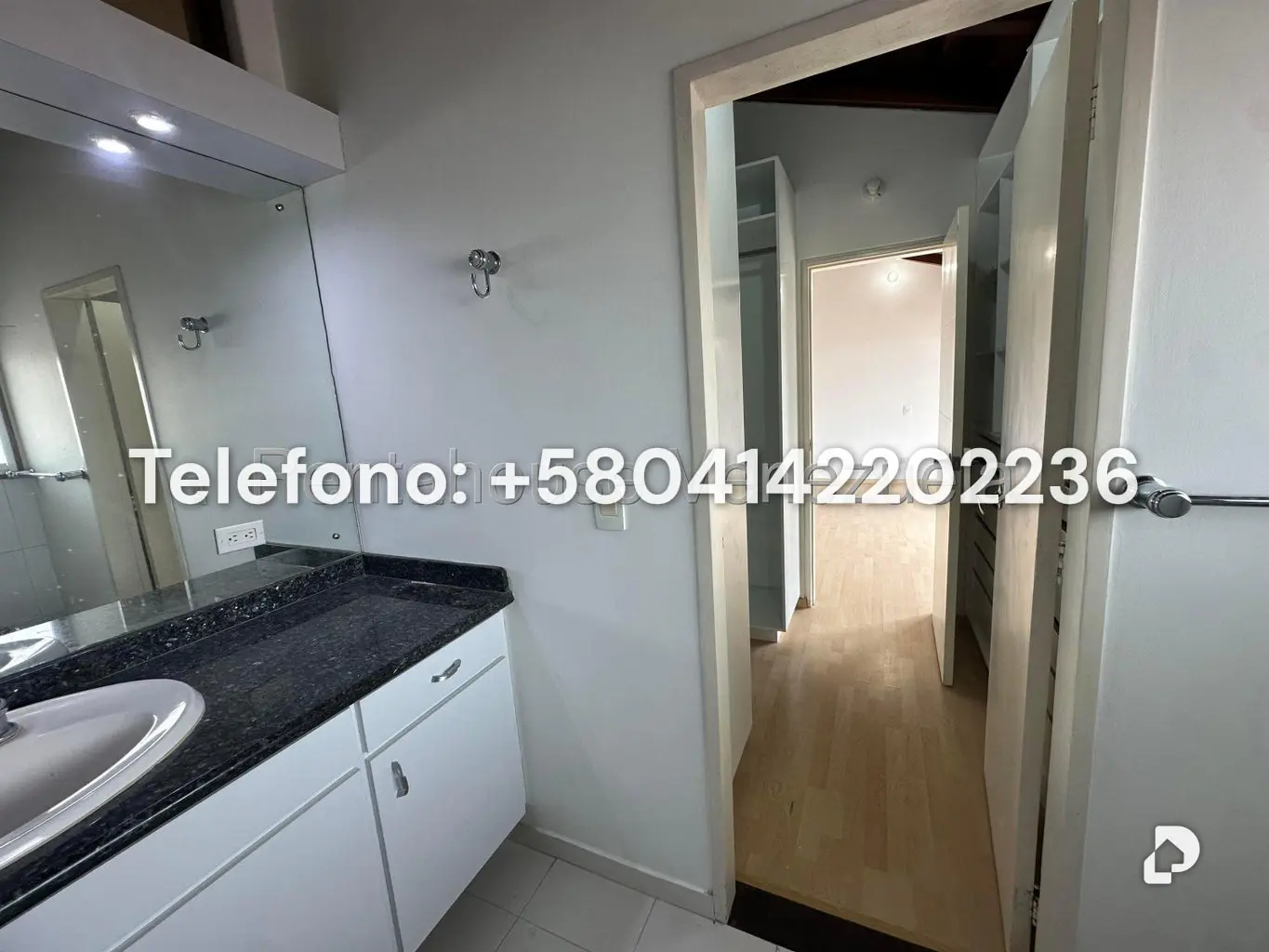 House in Lomas de La Lagunita, Caracas – 34