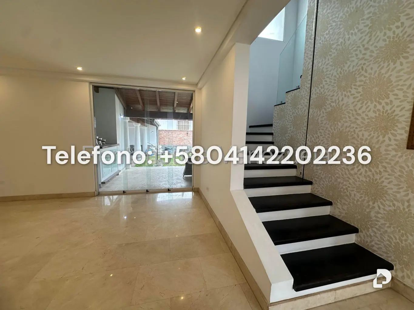 House in Lomas de La Lagunita, Caracas – 19