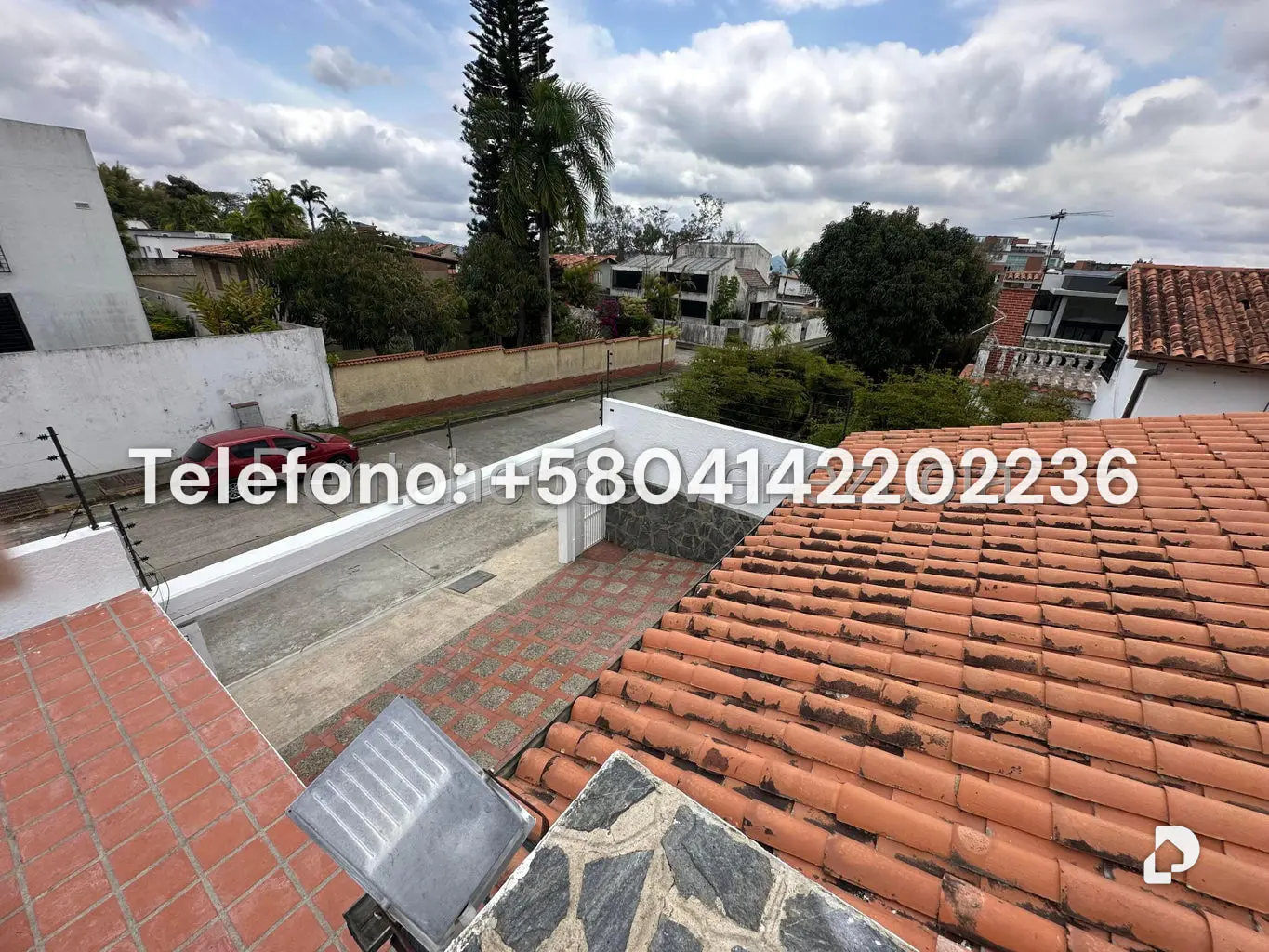 House in Lomas de La Lagunita, Caracas – 30