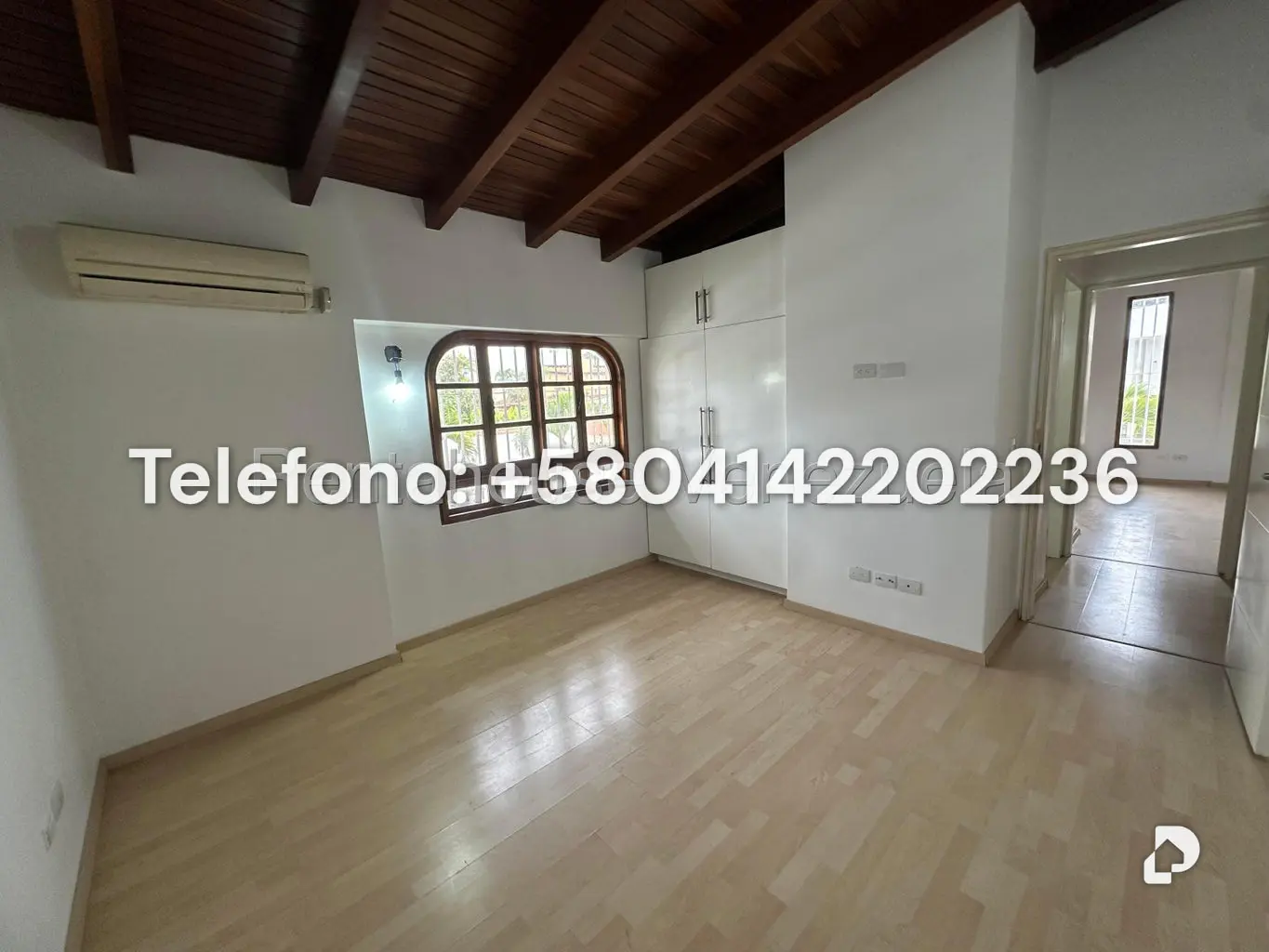House in Lomas de La Lagunita, Caracas – 40