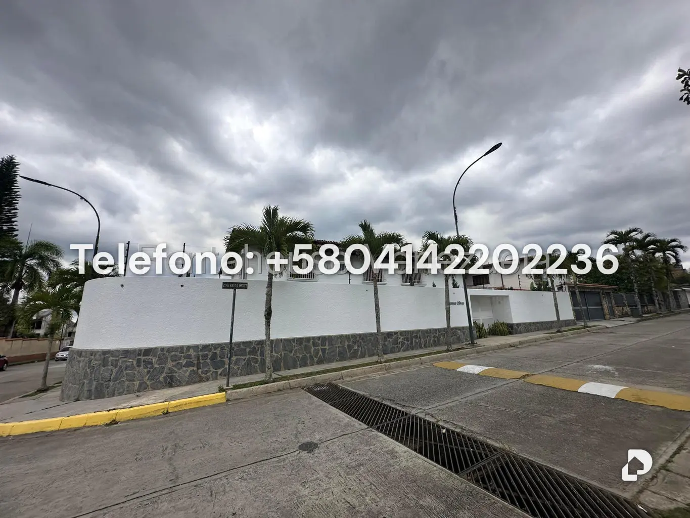 House in Lomas de La Lagunita, Caracas – 61