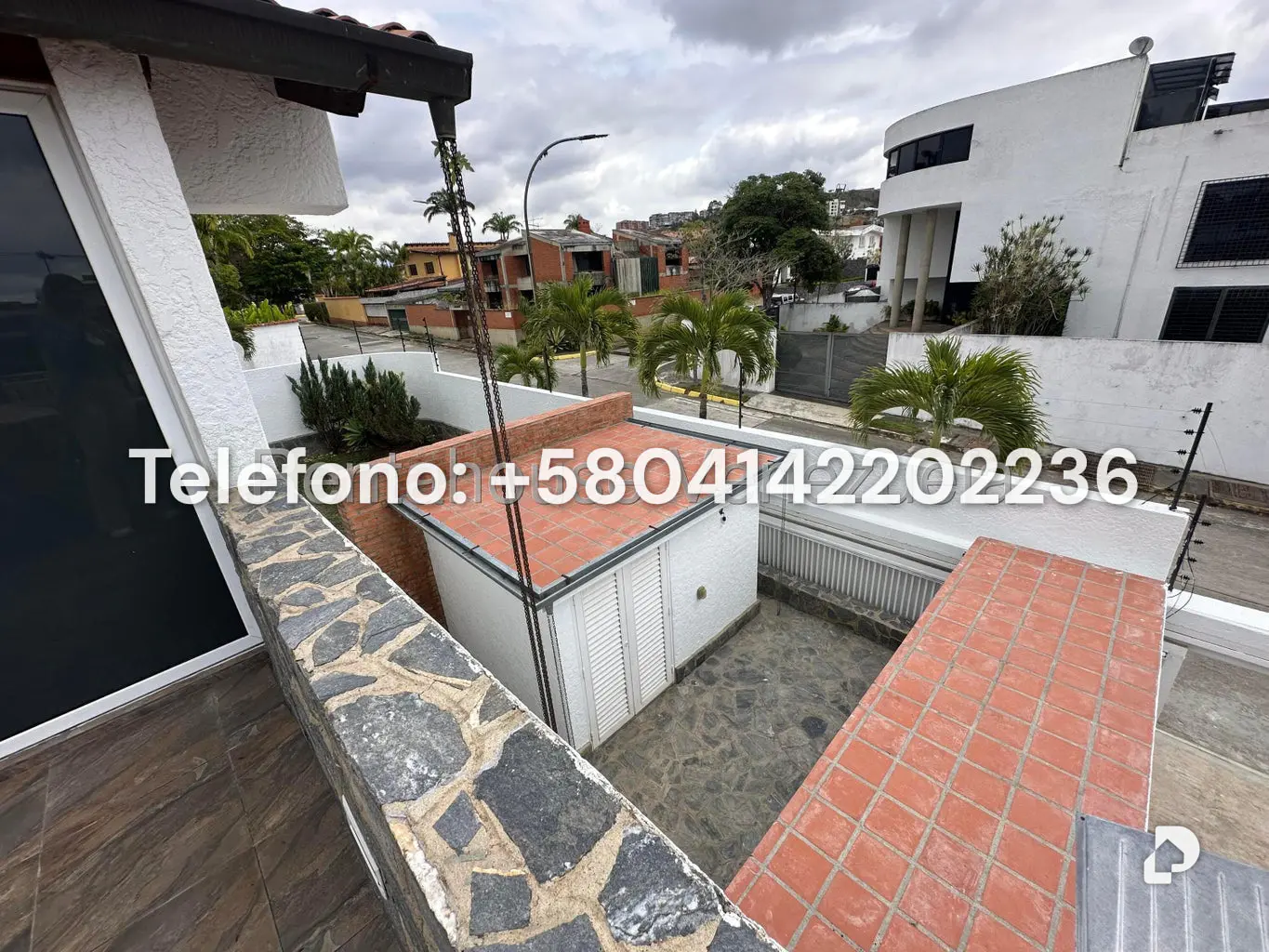 House in Lomas de La Lagunita, Caracas – 28