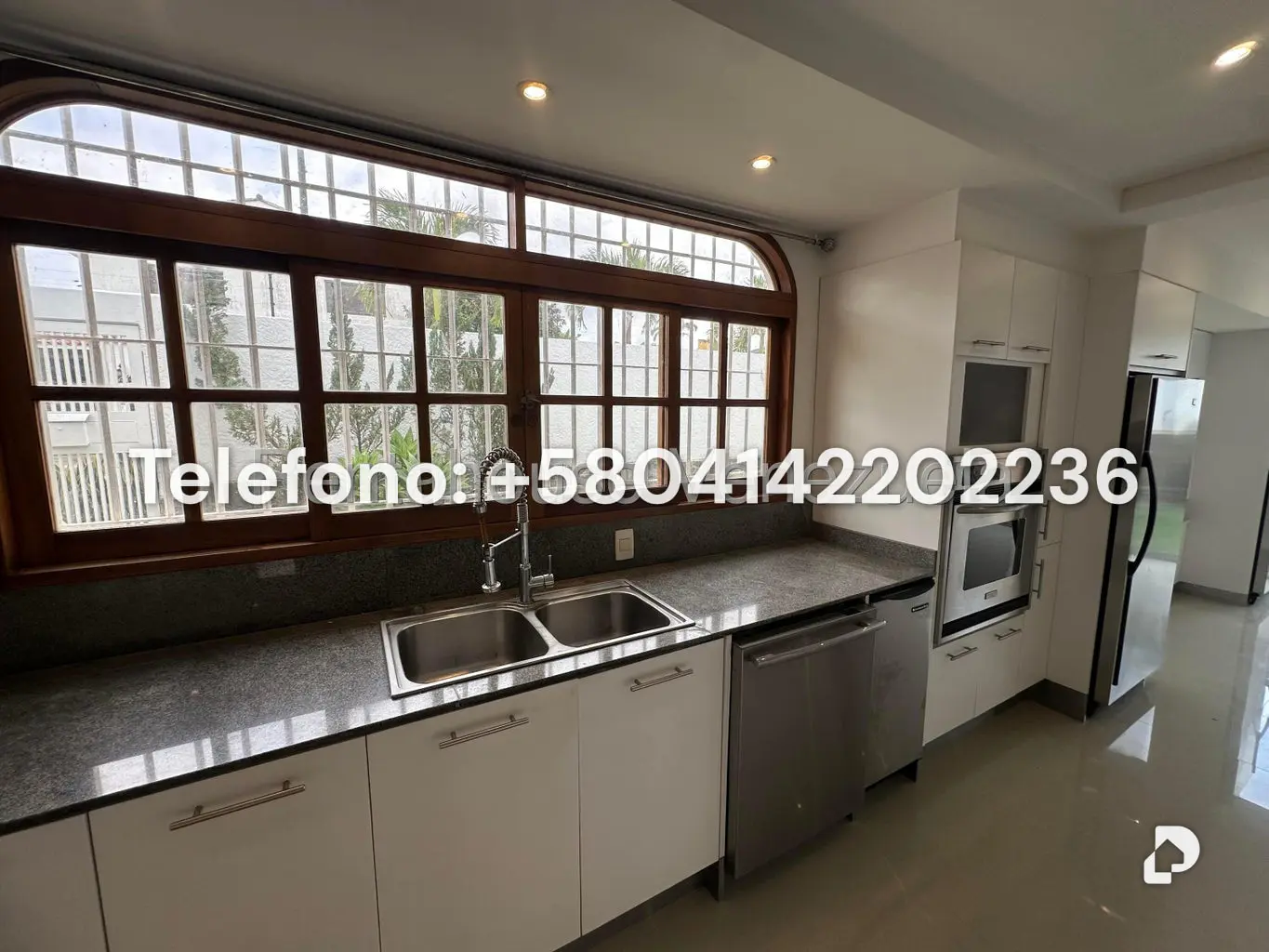 House in Lomas de La Lagunita, Caracas – 13