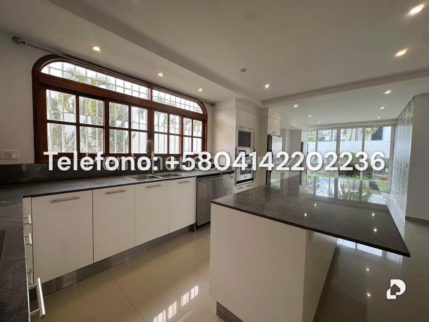 House in Lomas de La Lagunita, Caracas – 10