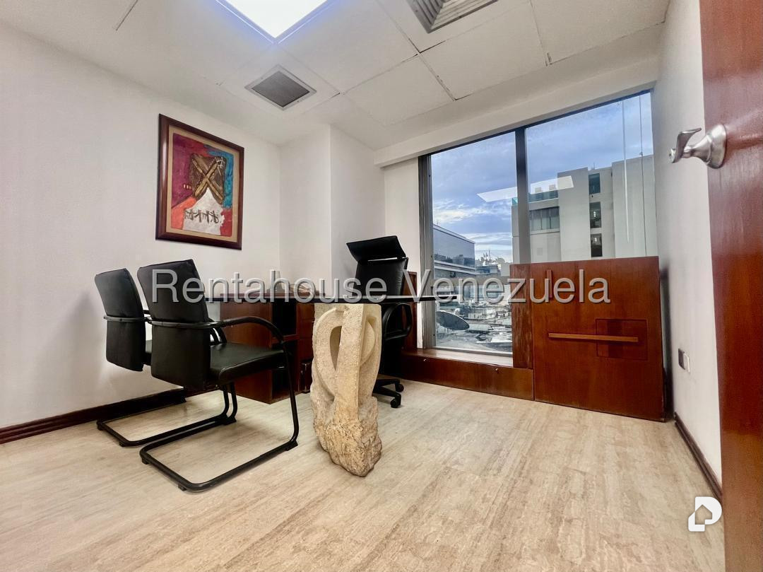 Oficina en Las Mercedes, Caracas – 14