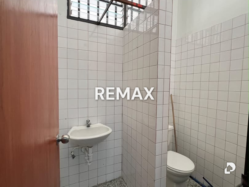 Commercial space in Barrio La Democracia, Maracay – 9