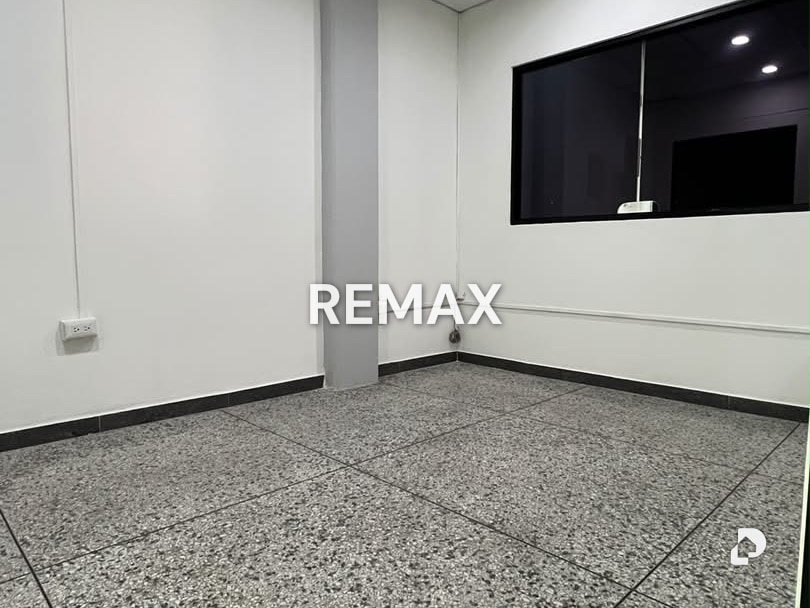 Commercial space in Barrio La Democracia, Maracay – 5