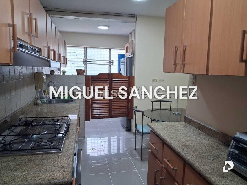 Apartamento en La Urbina, Caracas – 11