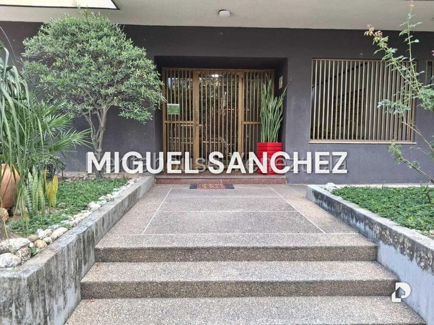 Apartamento en La Urbina, Caracas – 2