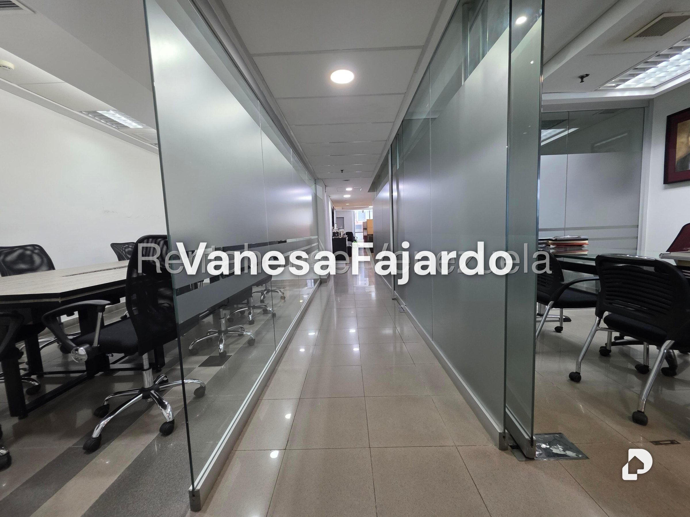 Office in El Rosal, Caracas – 17