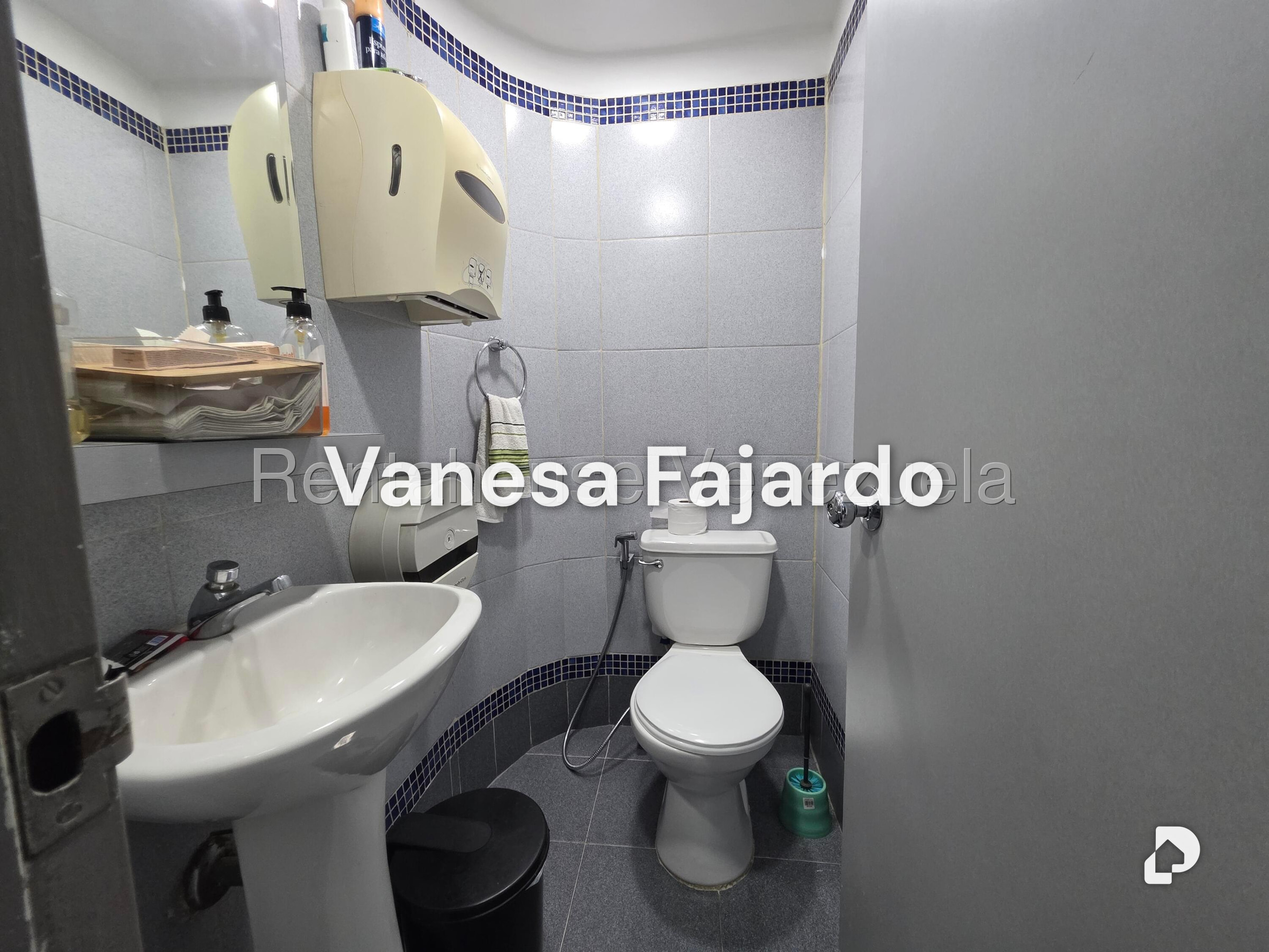 Office in El Rosal, Caracas – 28