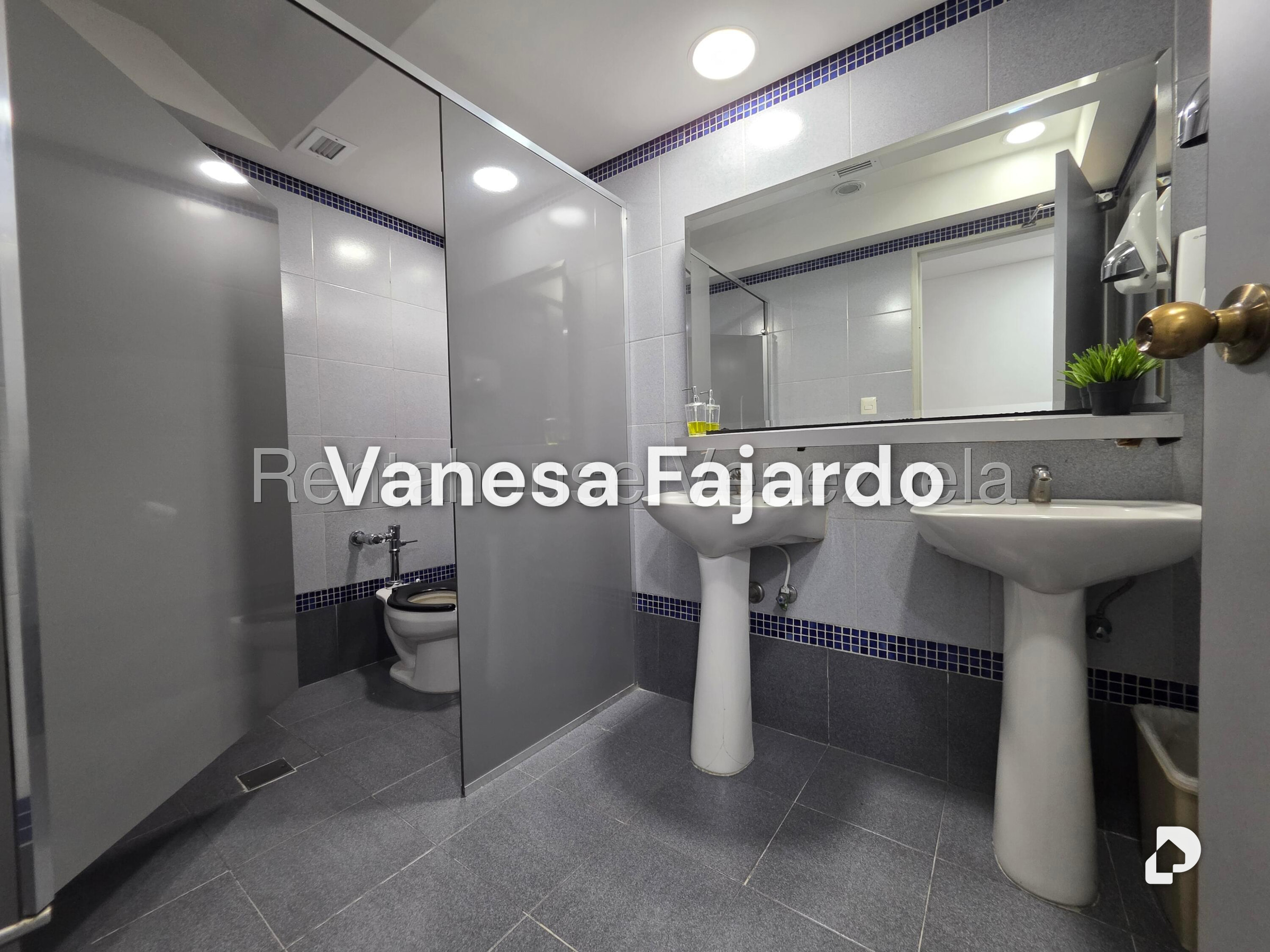Office in El Rosal, Caracas – 25