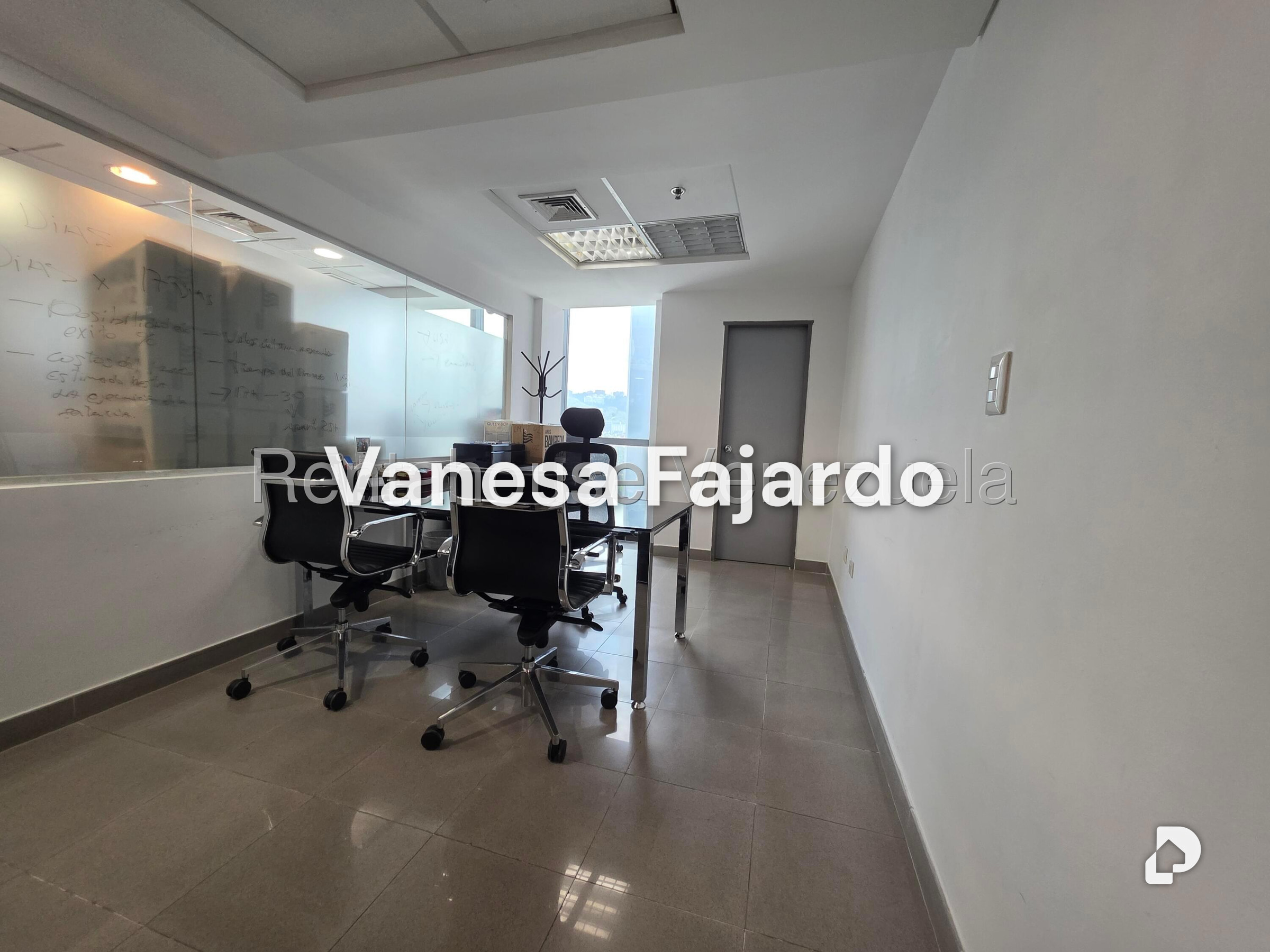 Office in El Rosal, Caracas – 18