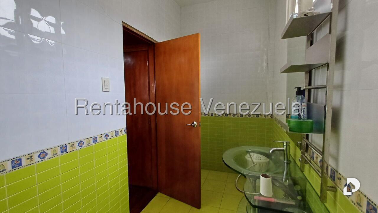 Casa en Prados del Este, Caracas – 28