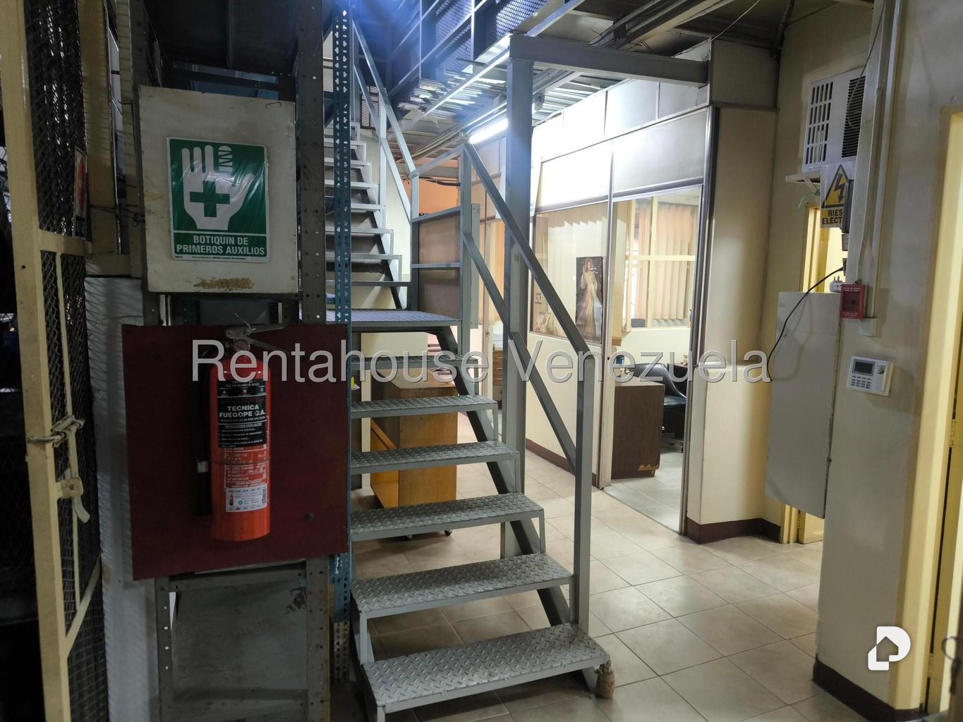 Local comercial en Chapellín, Caracas – 19