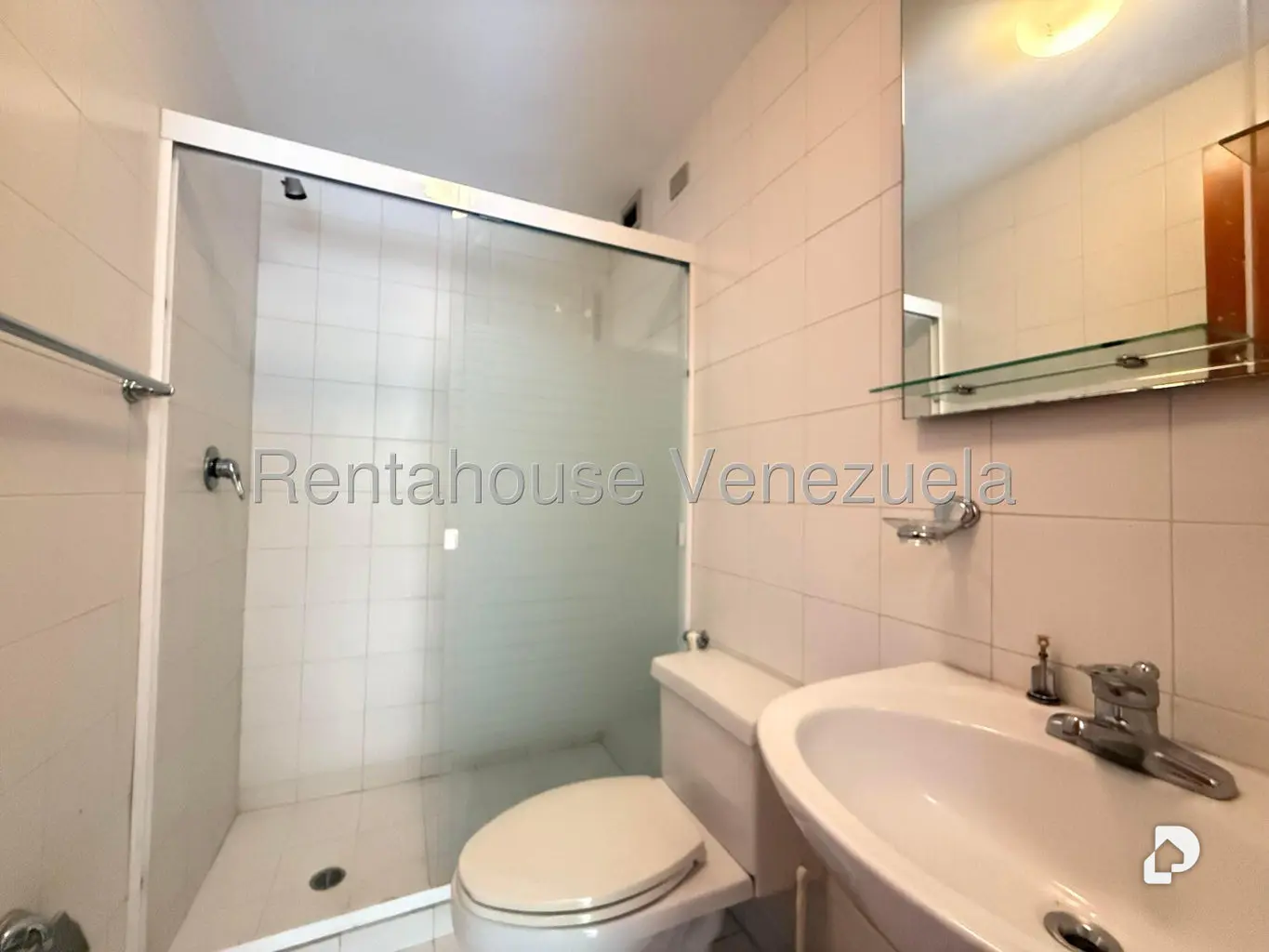 Apartamento en Lomas de La Lagunita, Caracas – 16