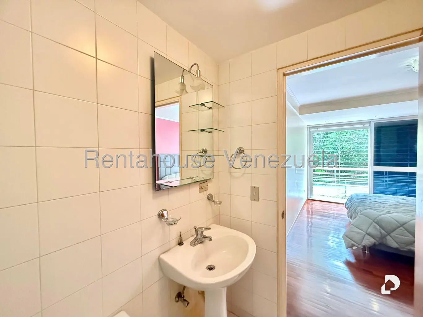 Apartamento en Lomas de La Lagunita, Caracas – 15