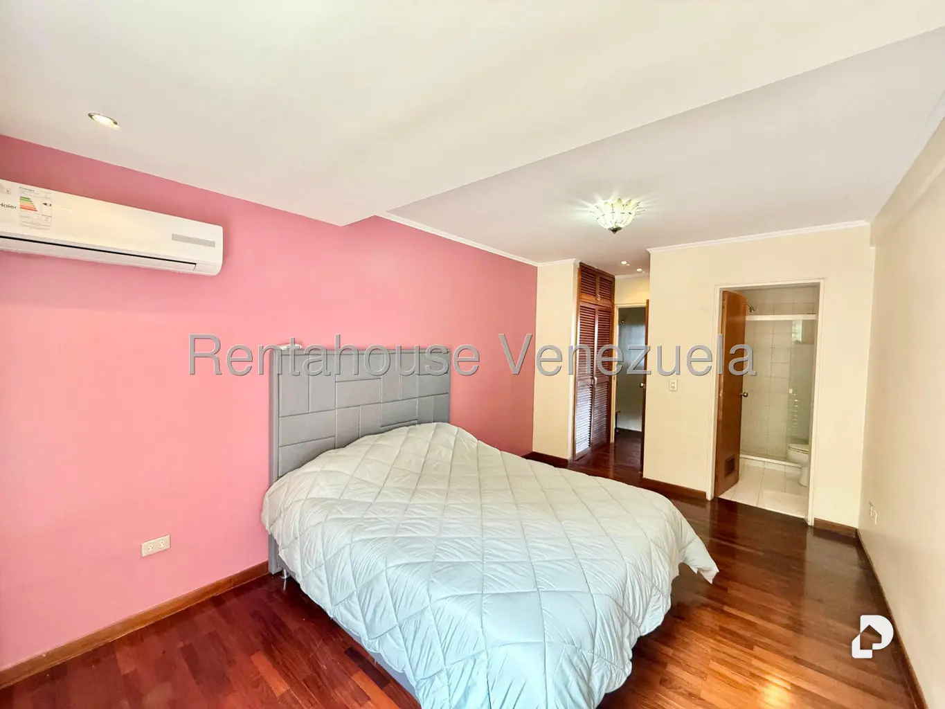 Apartamento en Lomas de La Lagunita, Caracas – 17