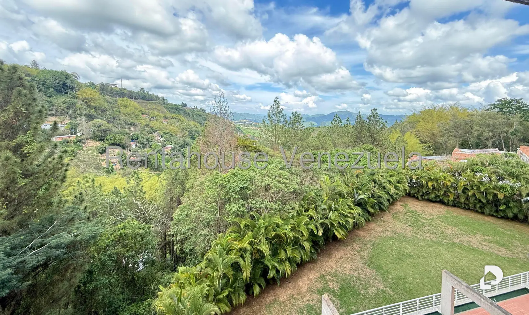 Apartamento en Lomas de La Lagunita, Caracas – 13