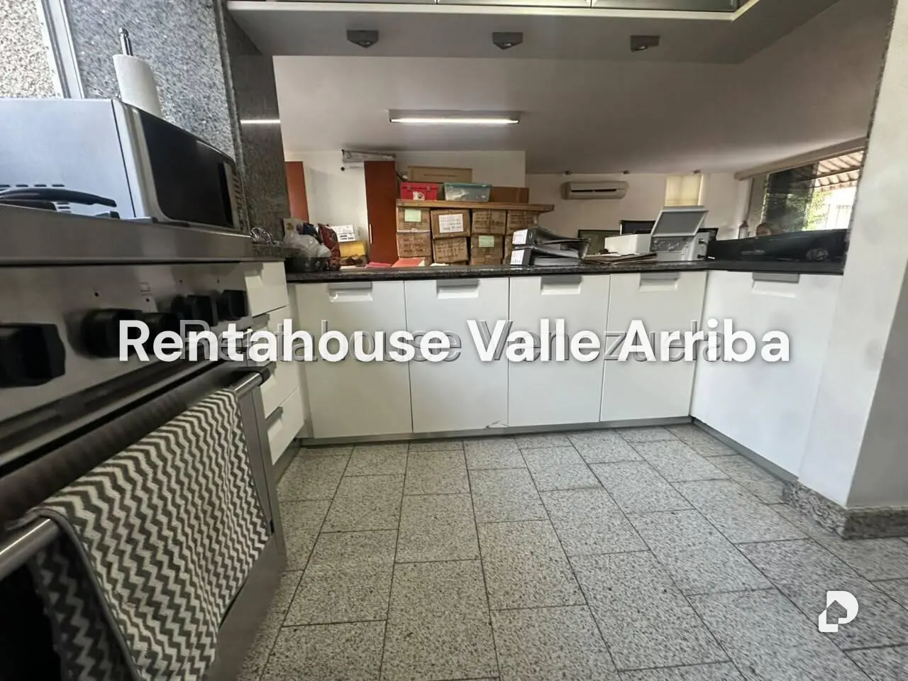 Apartamento en Los Palos Grandes, Caracas – 11