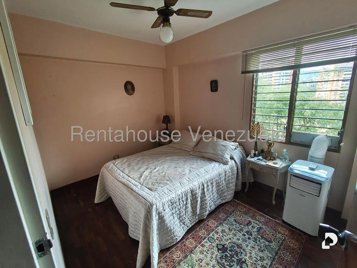Apartamento en Las Mesetas de Santa Rosa de Lima, Caracas – 15