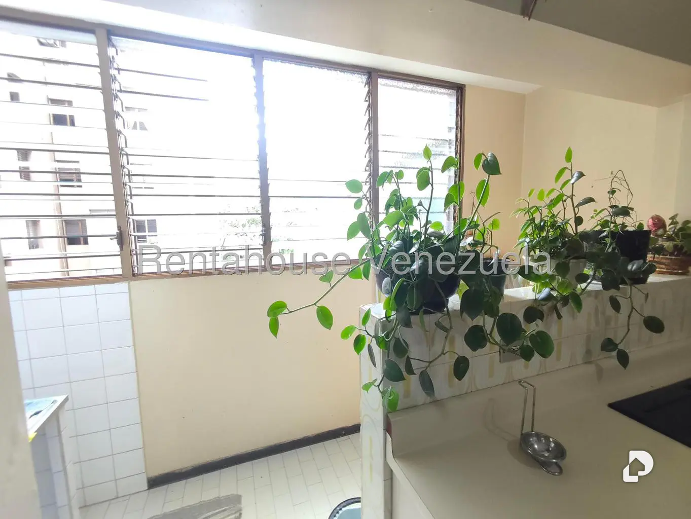 Apartamento en Las Mesetas de Santa Rosa de Lima, Caracas – 22