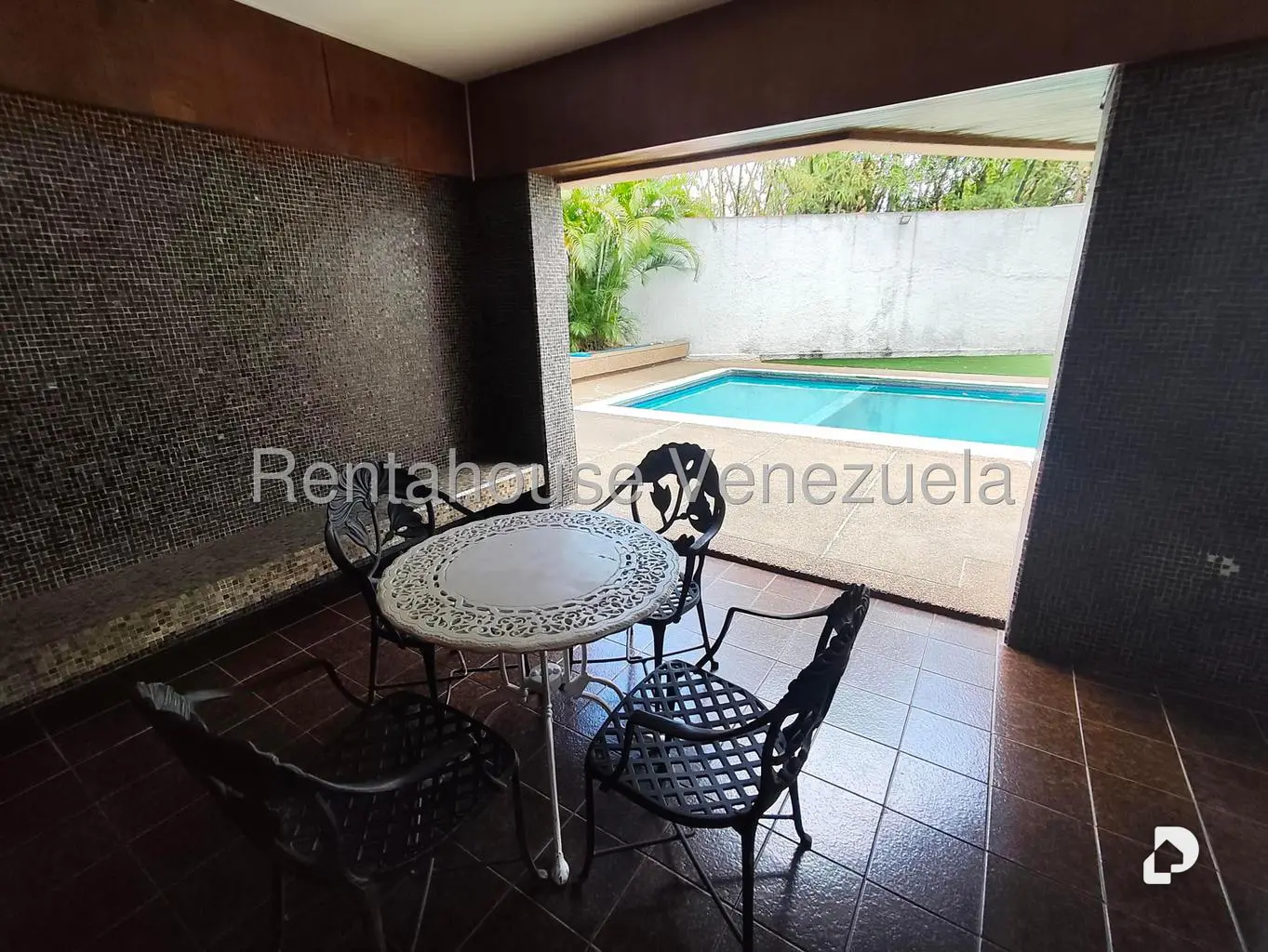 Apartamento en Las Mesetas de Santa Rosa de Lima, Caracas – 30