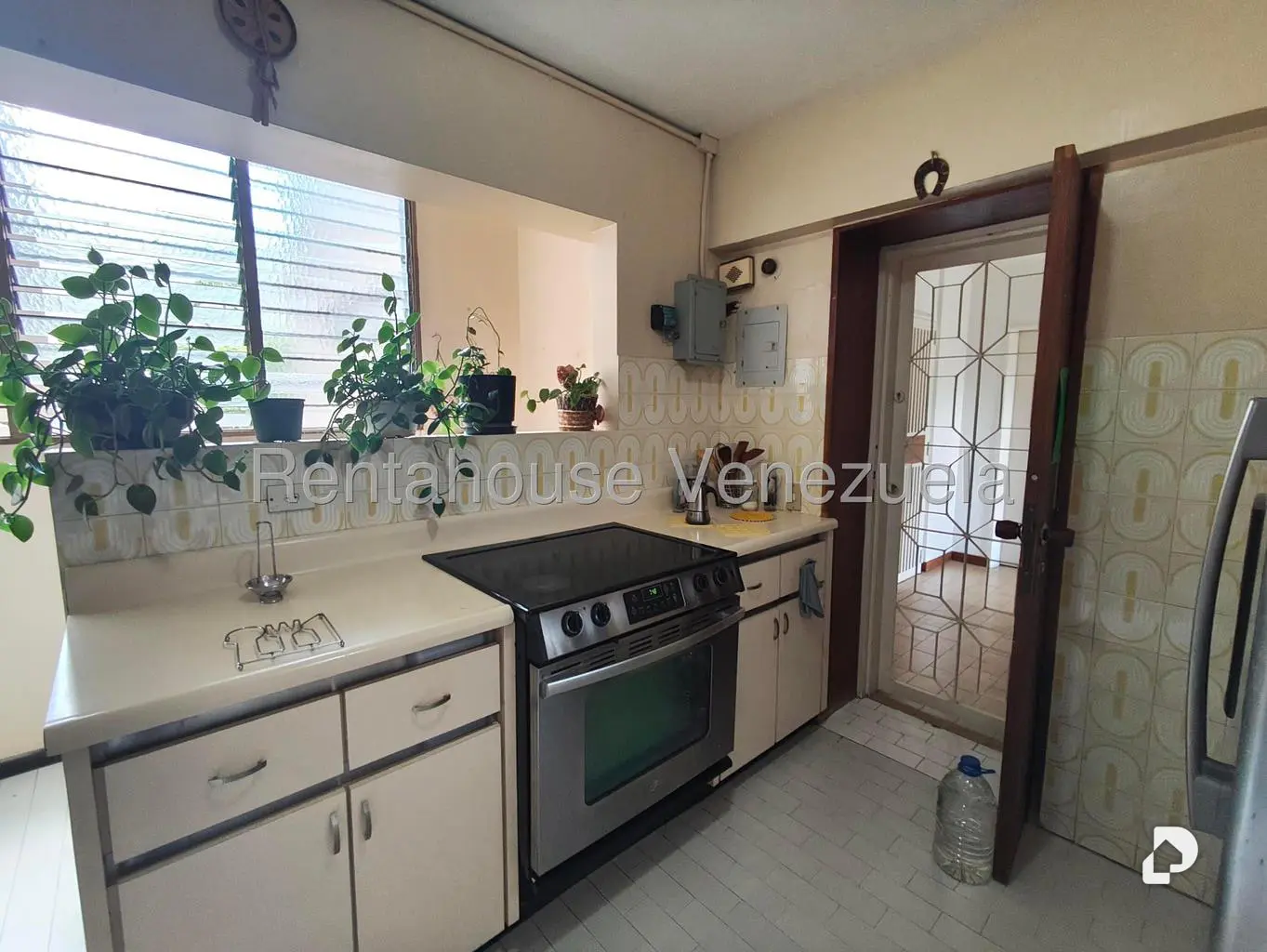 Apartamento en Las Mesetas de Santa Rosa de Lima, Caracas – 23