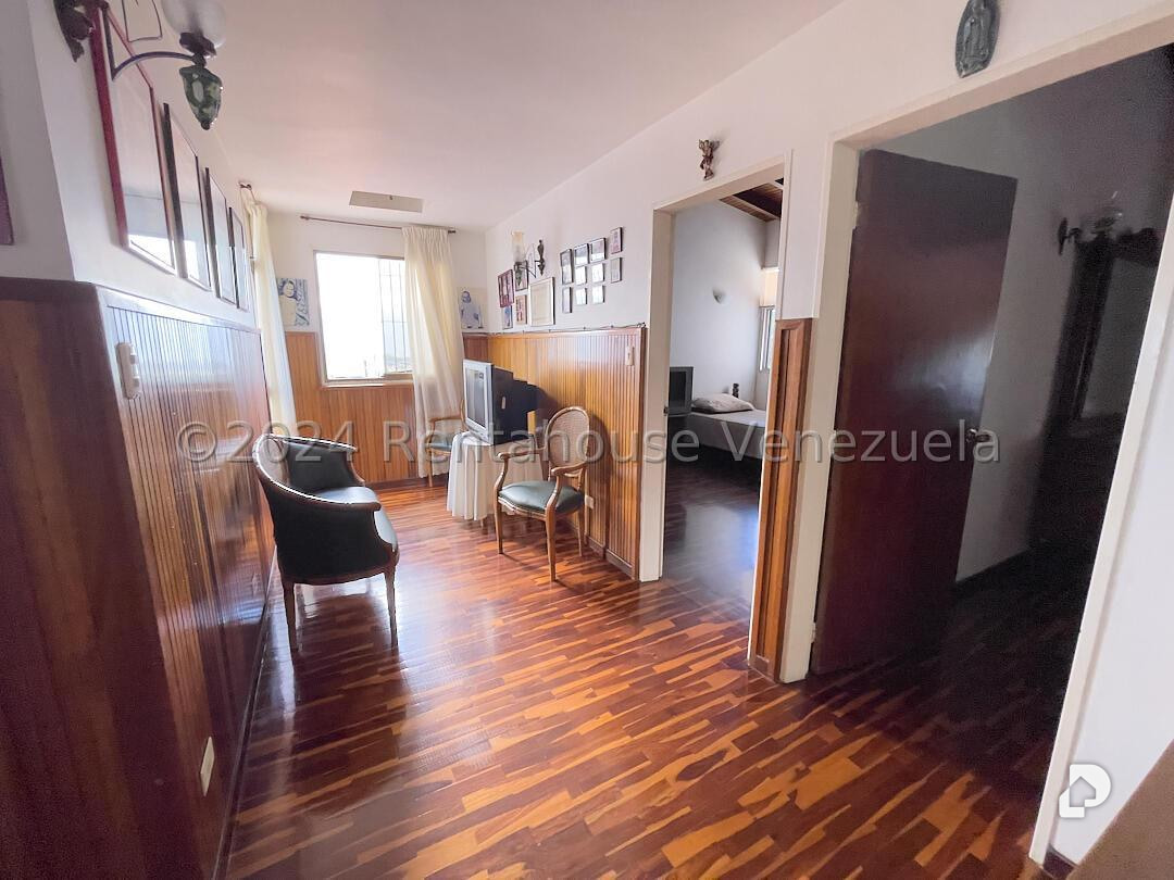 Casa en Alto Prado, Caracas – 20