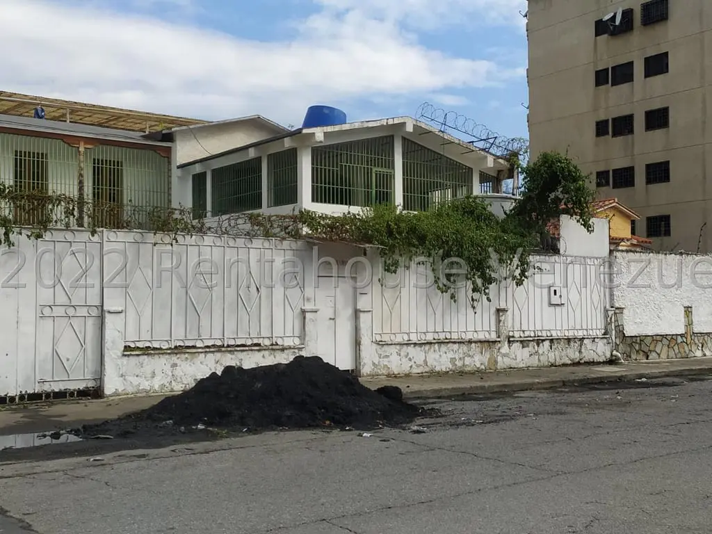 Commercial space in El Paraíso, Caracas - 1