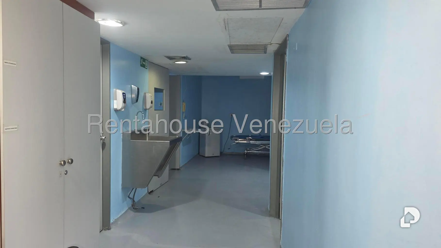 Local comercial en Parroquia Catedral, Caracas – 24