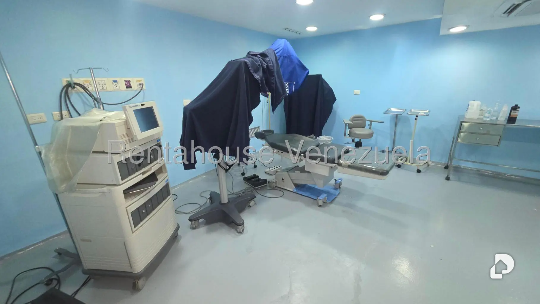 Local comercial en Parroquia Catedral, Caracas – 28