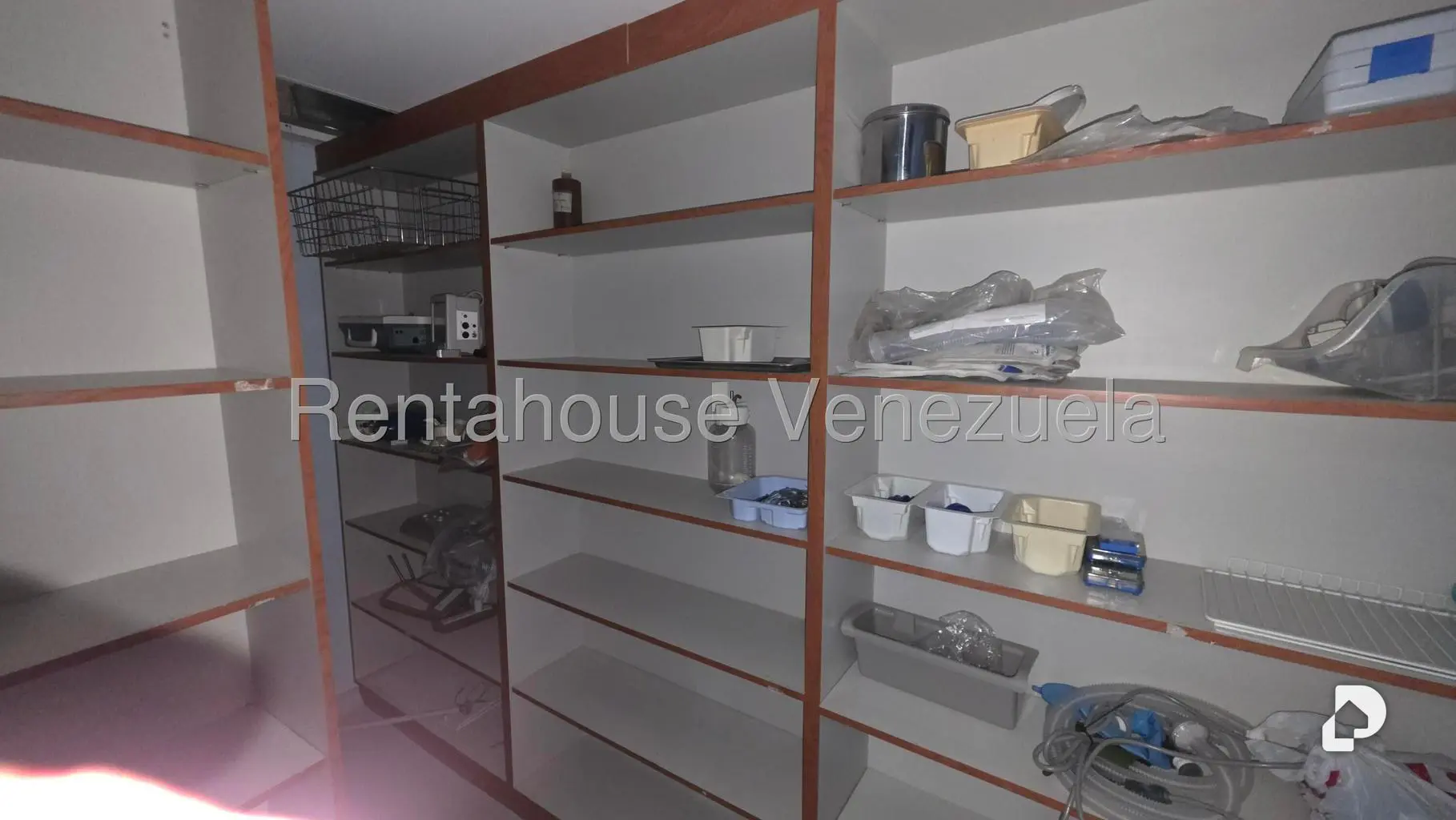 Local comercial en Parroquia Catedral, Caracas – 23