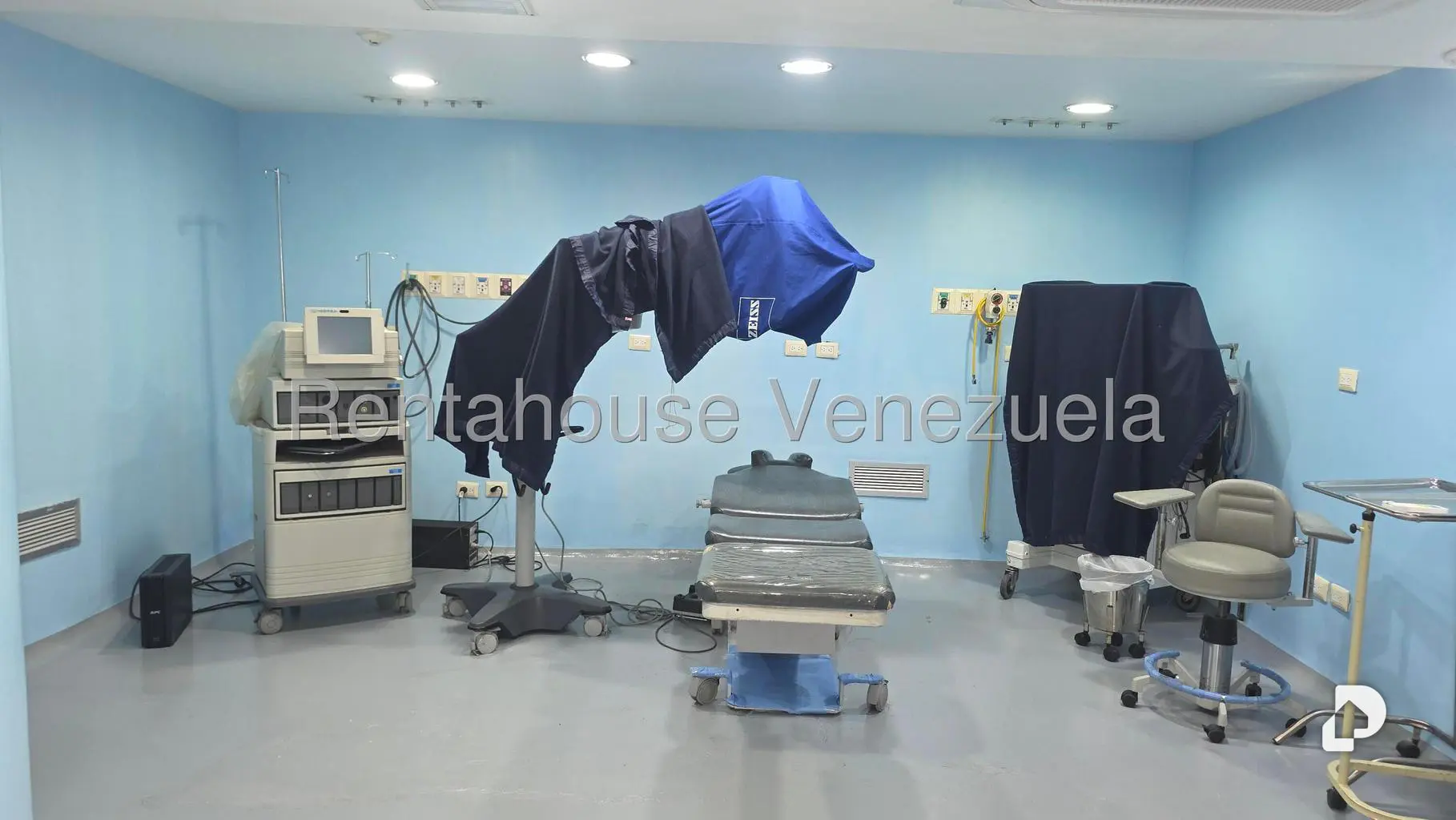 Local comercial en Parroquia Catedral, Caracas – 25