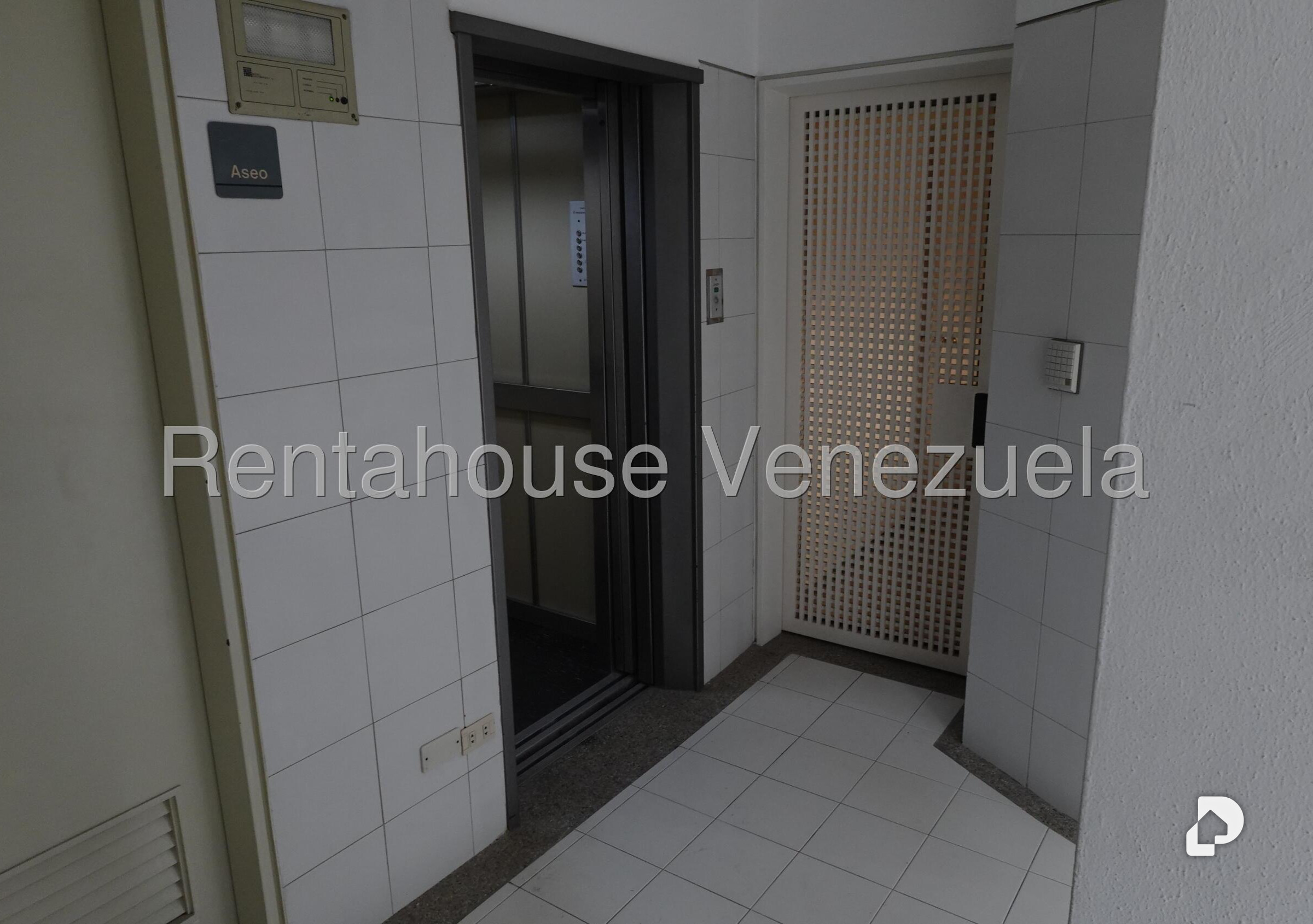 Apartment in Colinas de Valle Arriba, Caracas – 23