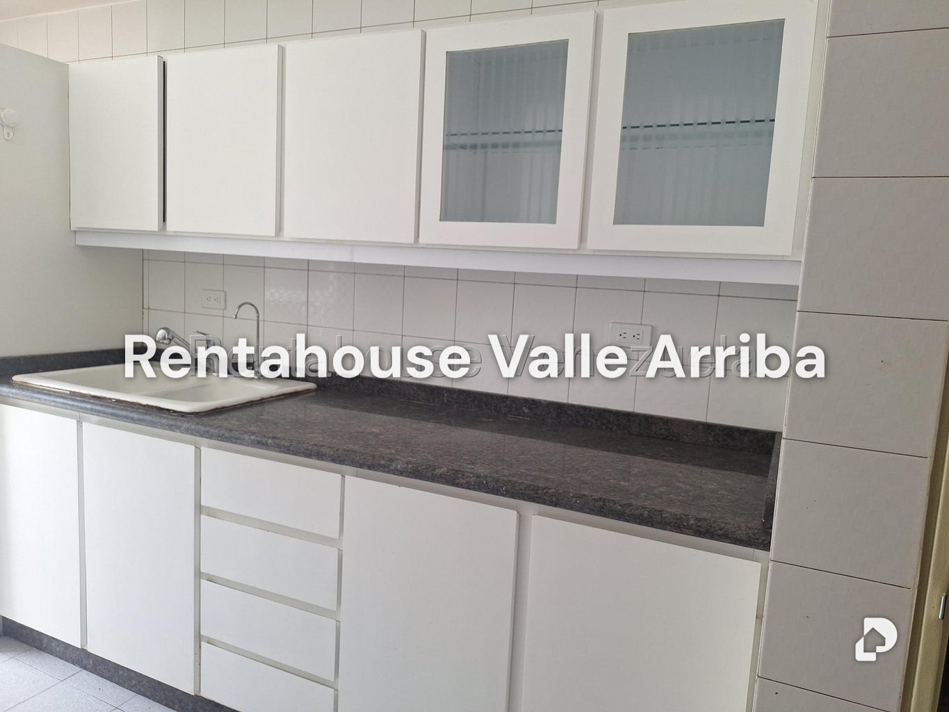 Apartamento en Los Palos Grandes, Caracas – 18