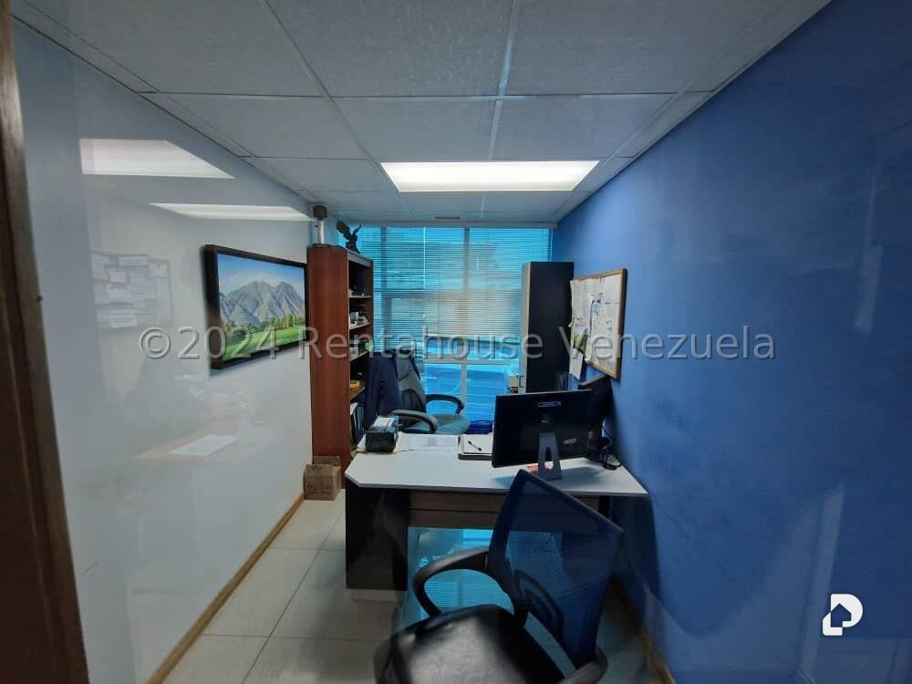 Edificio en Los Dos Caminos, Caracas – 25