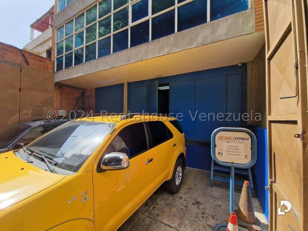 Edificio en Los Dos Caminos, Caracas – 3