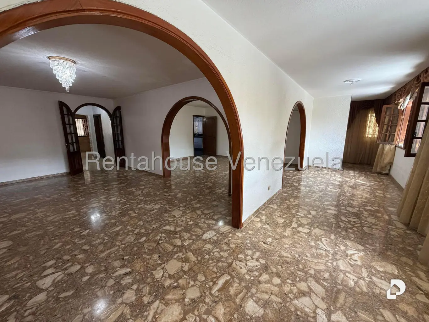 House in Colinas de Santa Mónica, Caracas – 15