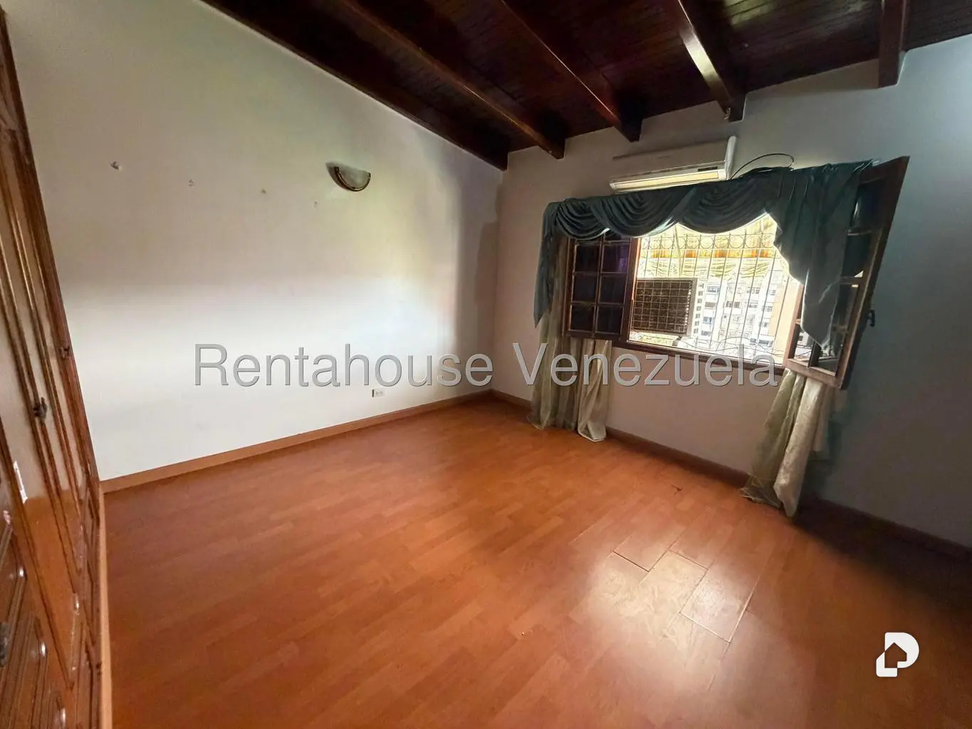 House in Colinas de Santa Mónica, Caracas – 55