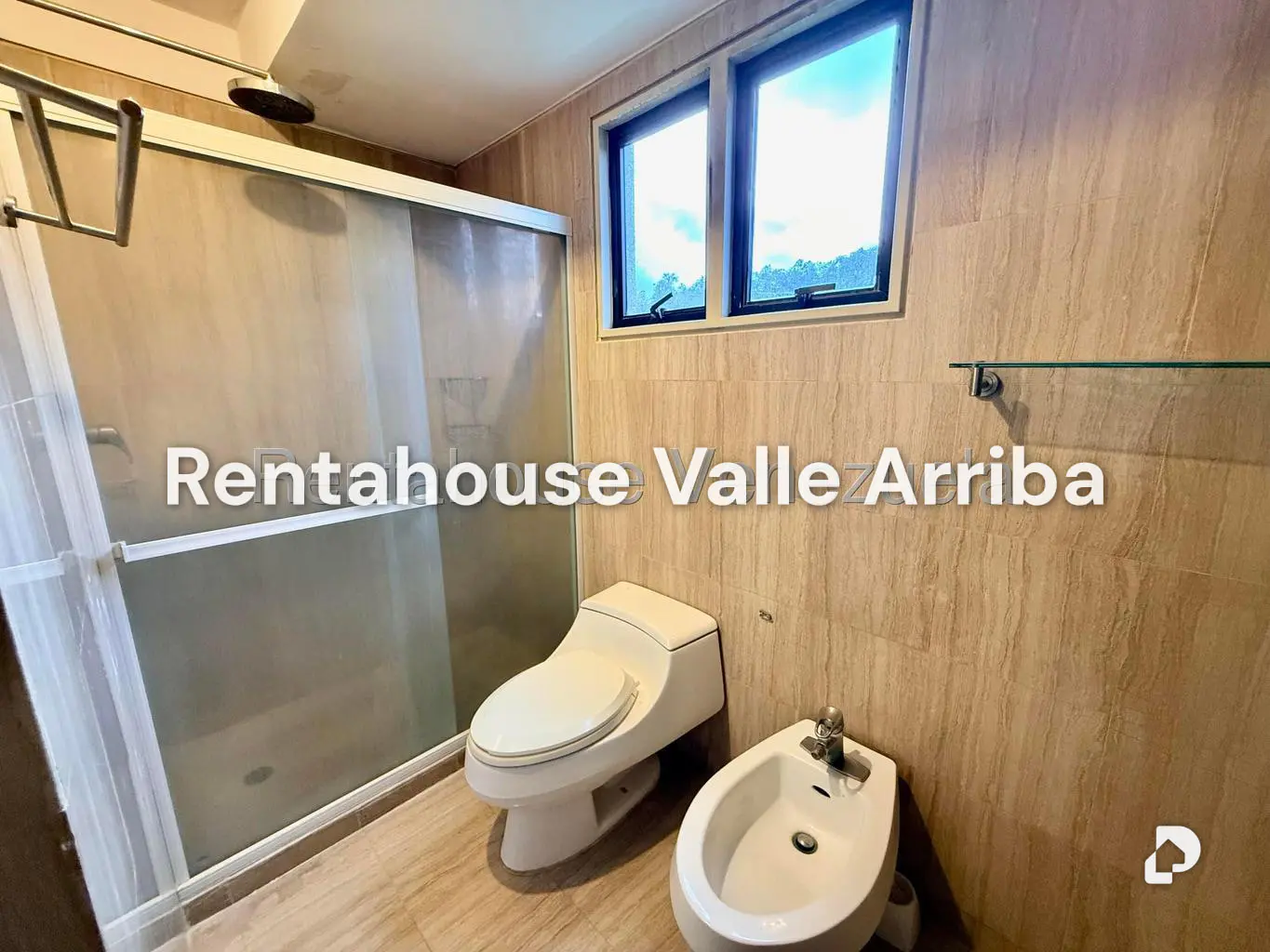 Apartamento en Lomas de La Lagunita, Caracas – 16
