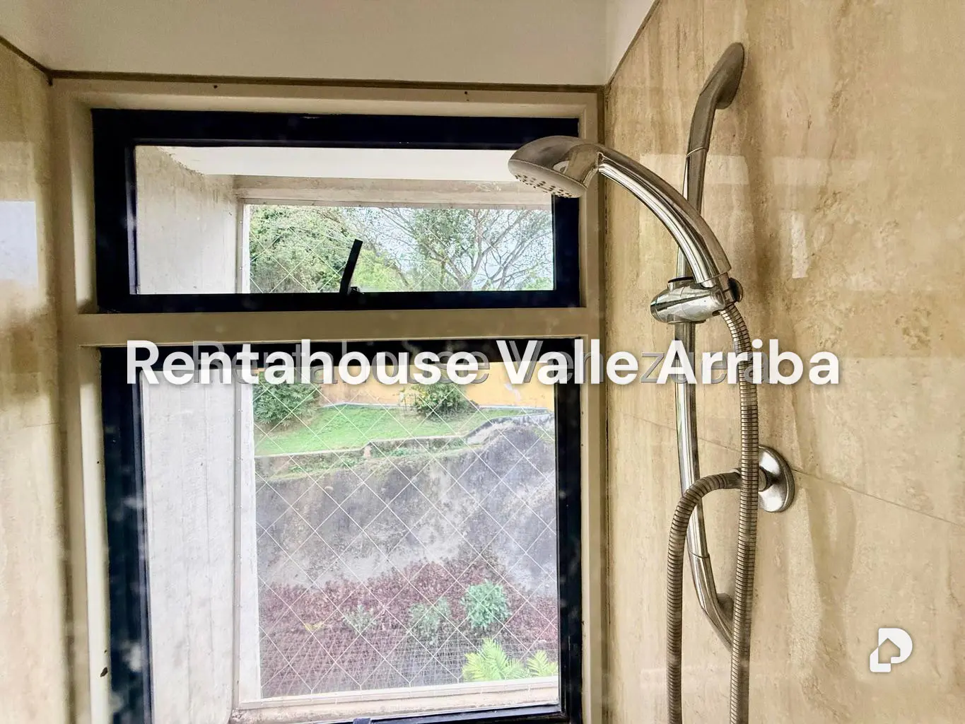 Apartamento en Lomas de La Lagunita, Caracas – 18