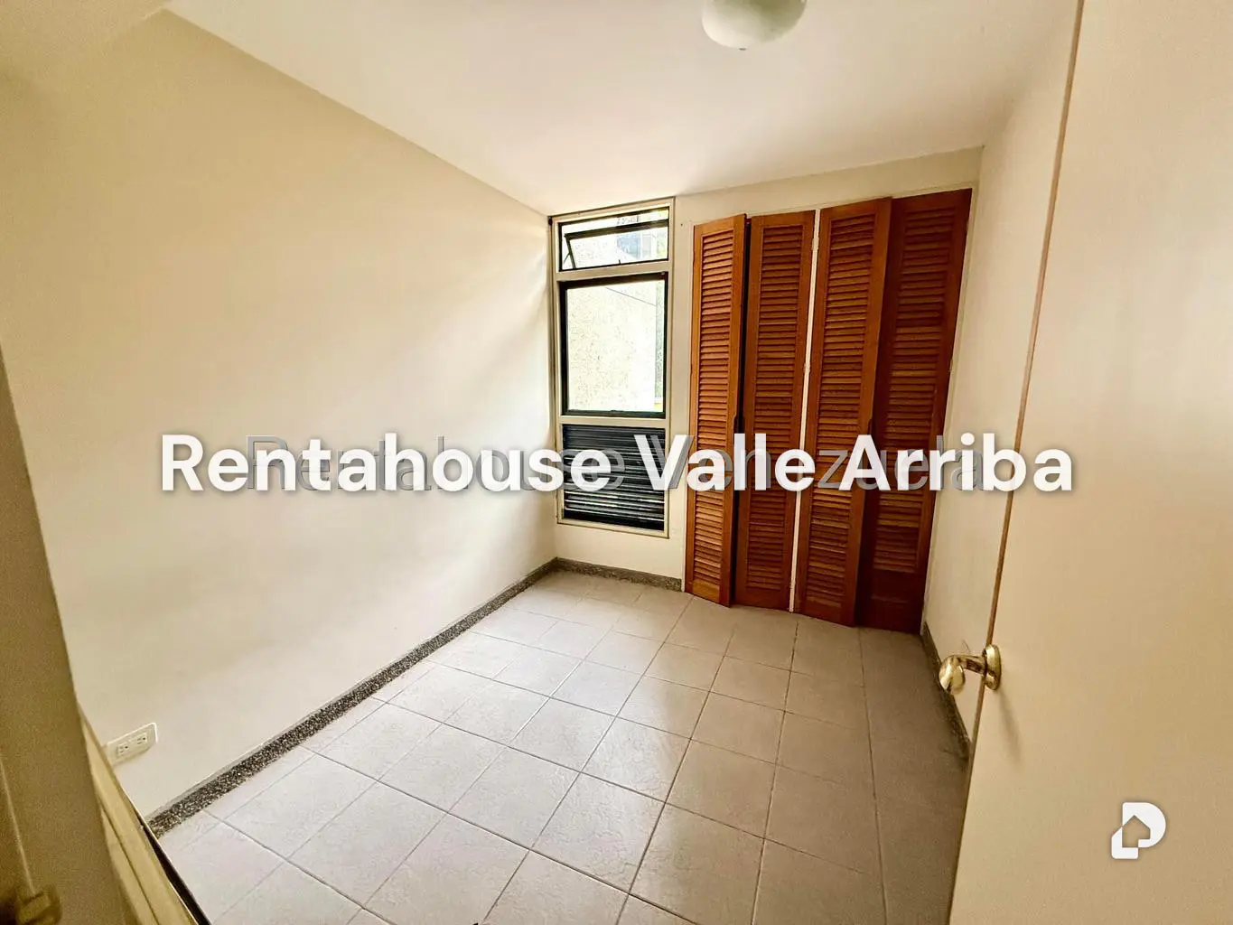 Apartamento en Lomas de La Lagunita, Caracas – 25