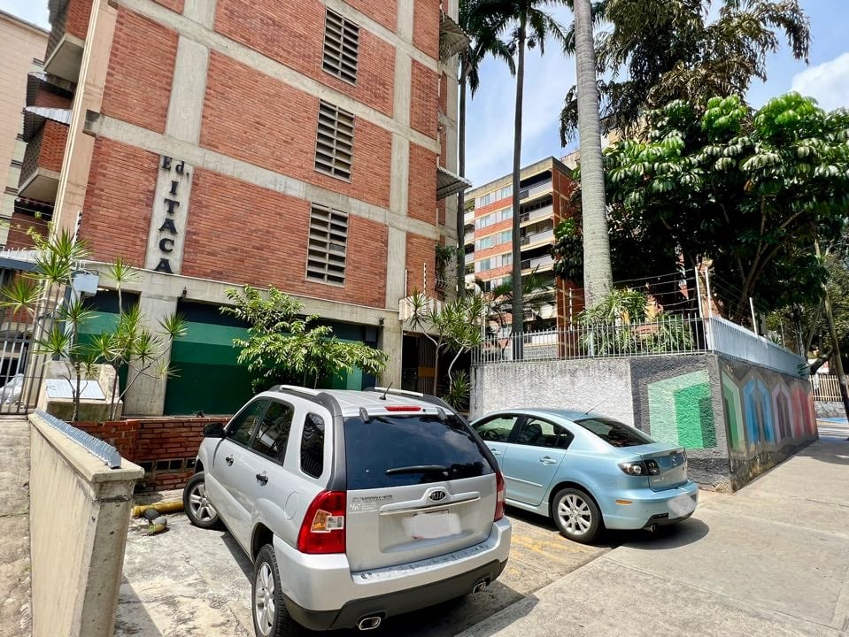Local comercial en Los Palos Grandes, Caracas - 1