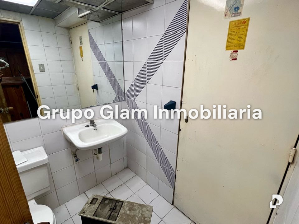 Local comercial en Los Palos Grandes, Caracas – 16