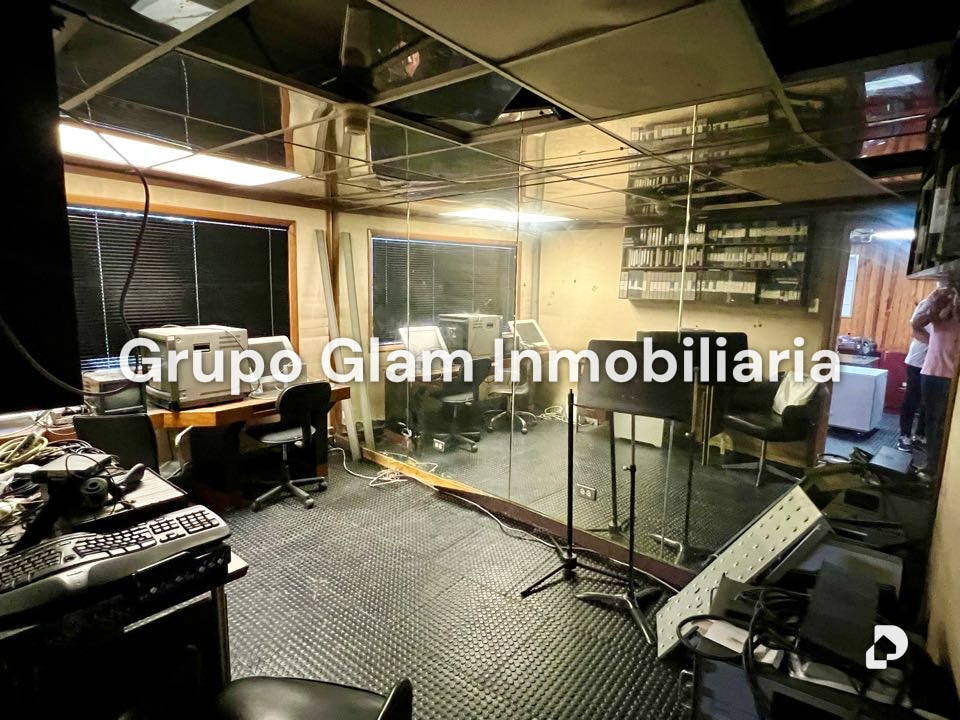 Local comercial en Los Palos Grandes, Caracas – 23