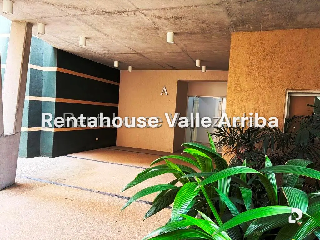 Apartment in La Lagunita Country Club, Caracas – 3