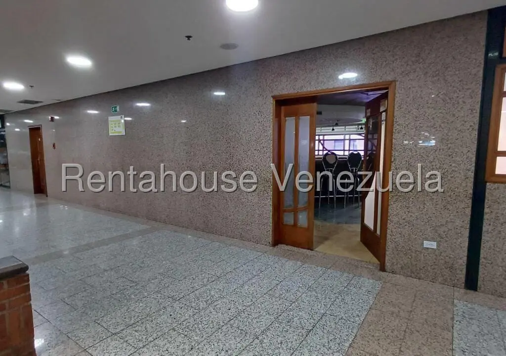 Local comercial en Sector Buenaventura, Guatire - 1