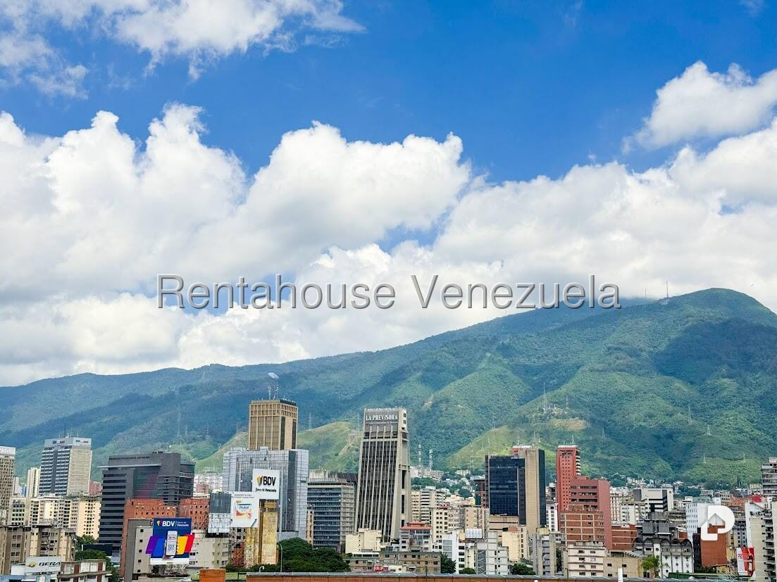 Galpón en Colinas de Bello Monte, Caracas – 26